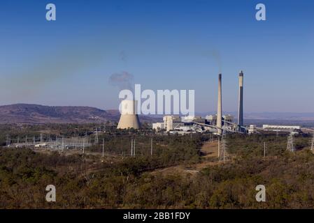 Callide 2 Coal Fired Power Station Burns Locally Produced Coal From The Mine Right On It S Doorstep It Provide 23 Of Queensland S Energy Requirement Stock Photo Alamy