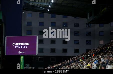 The big screen the VAR checking for a penalty Stock Photo - Alamy