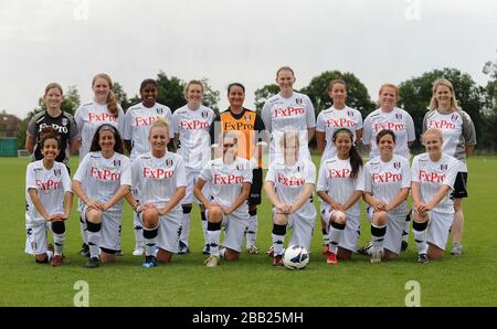 Fulham DFC Ladies team group  Back row, L-R: Susanna McDonald, Louise Hogan, Premi Pushpalingham, Hattie Bowden, Natasha Ryan, Esther Evans, Sara McCrea, Clare Napier, Roanna Simmons   Front row, L-R: Pembe Alp, Eleni Botonaki, Jessica Pert, Mandy Tobin, Beth Rose, Dikmaya Pun, Viccy Paull-Martin, Sarah Page Stock Photo