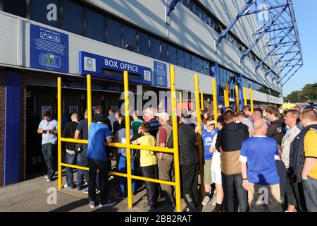 General view of fans queuing outside the box office at Goodison Park Stock Photo