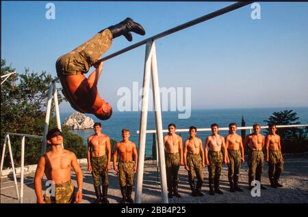 1990 KGB border conscripts  exercising, Gursfuv, the Crimea, USSR, August 1990 Stock Photo