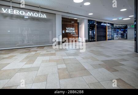 Deutschland. Mar, 2020. Symbolic photo: shops in the shopping center, Vero Moda, Jack Jones GES/