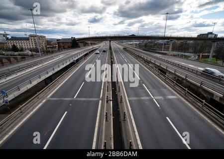 Glasgow, Scotland, UK. 30 March, 2020. Empty M8 Motorway at the Kingston Bridge due to coronavirus lockdown keeping workers at home. Iain Masterton/Alamy Live News Stock Photo