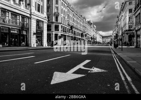 London, UK, 28th March 2020. London's Regent Street at the heart of London's retail business, shut down as a result of the government's drive to curb thespead of Covid 19. Regent Street is a major shopping street in the West End of London. Photo by Mike Abrahams / Alamy Stock Photo