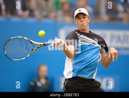 USA's Sam Querrey in action in his match against Slovenia's Aljaz Bedene on day two of the AEGON Championships at The Queen's Club, London. Stock Photo