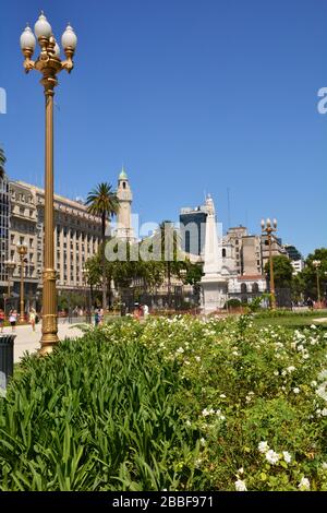 Buenos Aires, Argentina: Low angle view on the Plaza de Mayo (Casa Rosada) in Buenos Aires over a bed of flowers Stock Photo