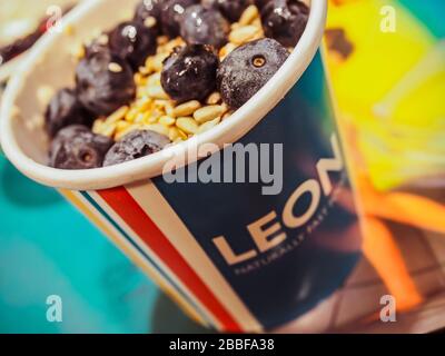 Leon's London porridge with yogurt, blueberries, seeds, healthy breakfast in a British fast food - London Stock Photo