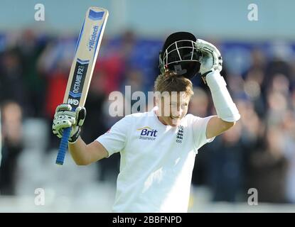 england-s-joe-root-celebrates-a-half-century-during-the-second-metro