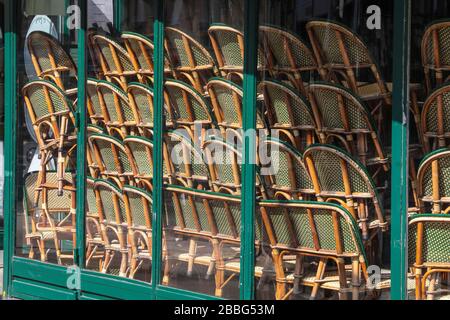 CORONAVIRUS: CAFES CLOSED, CONFINED CHAIRS  PARIS Stock Photo