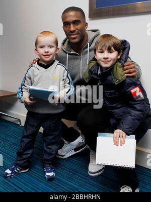 Everton fans meet Sylvain Distin during the open training day at Goodison Park Stock Photo