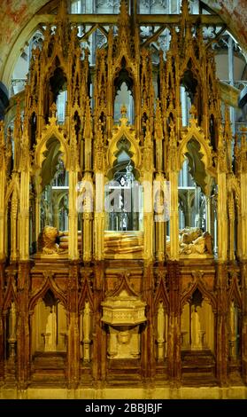 Tomb of  King Edward II, Gloucester Cathedral. the sculpted figure is an alabaster stone effigy. Stock Photo