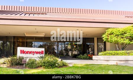 Mar 30, 2020 Sunnyvale / CA / USA - Honeywell headquarters in Silicon Valley; Honeywell International Inc. is an American conglomerate company operati Stock Photo