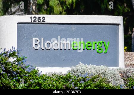 Mar 30, 2020 Sunnyvale / CA / USA - Bloom Energy logo at one of their facilities in Silicon Valley; Bloom Energy Corp manufactures and markets solid o Stock Photo