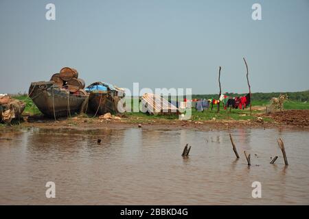 Traveling by boat on Tonle Sap lake along the fishing village Komprongpok Stock Photo
