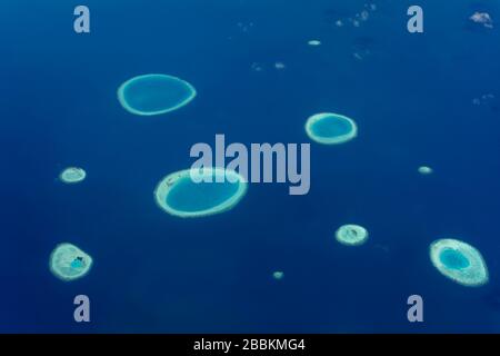 Small ring reefs, remains of sunken islands, Vaavu Atoll or Felidhu Atoll, Indian Ocean, Maldives Stock Photo