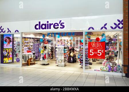 Claire's Accessories store sign logo UK Stock Photo - Alamy