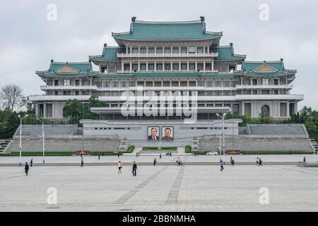 Great People's Study House with of portraits of two presidents DPRK, Kim Il Sung Square, capital of North Korea, Pyongyang, North Korea Stock Photo