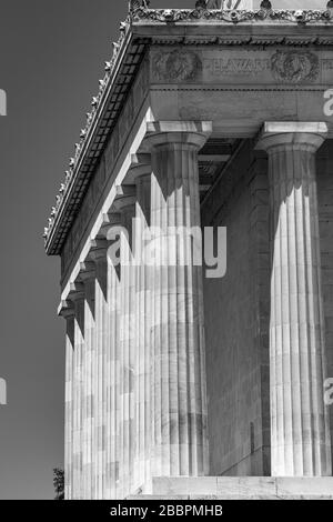 The Yule marble colonnade of Henry Bacon's 1922 Lincoln Memorial in Washington DC. Stock Photo