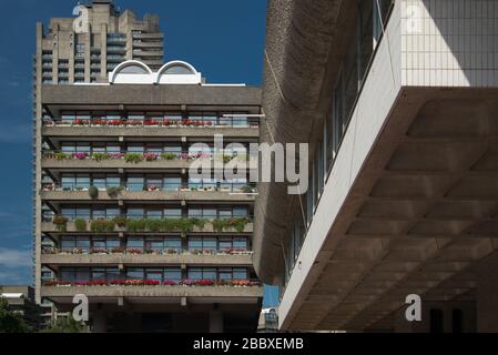 Balcony Roof Concrete 1960s Brutalist Architecture Barbican Estate by Chamberlin Powell and Bon Architects Ove Arup on Silk Street, London Stock Photo