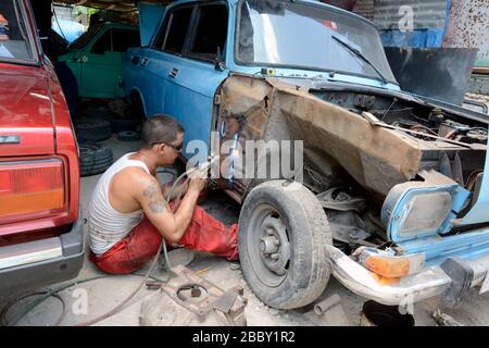 CAR REPAIR IN HAVANA Stock Photo