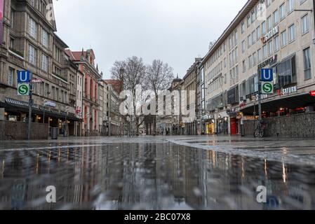An overview picture shows the empty pedestrian zone in Munich (Upper Bavaria) on Saturday, 21 March 2020. [automated translation] Stock Photo