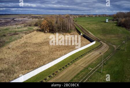 Border fortifications and death strip between east and west Germany ...