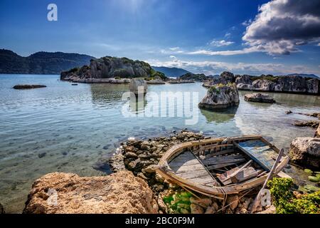 75/5000 Kekova is a magnificent tourism center with its blue sea, nature and history ...