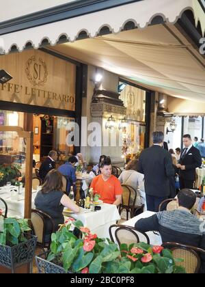 Cafe in Galleria Vittorio Emanuele II, … – License image