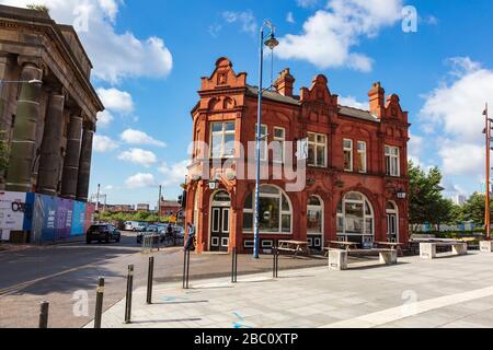 The Woodman Pub on Curzon Street and New Canal Street by old Curzon Street station, Birmingham, West Midlands, UK. In the middle of the developments for high-speed 2 rail Stock Photo