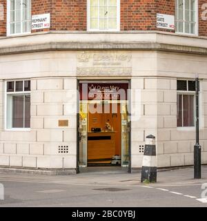 The Queen Mary School of Law in London's legal district of Lincoln's Inn Fields. The school is part of the larger University of London. Stock Photo