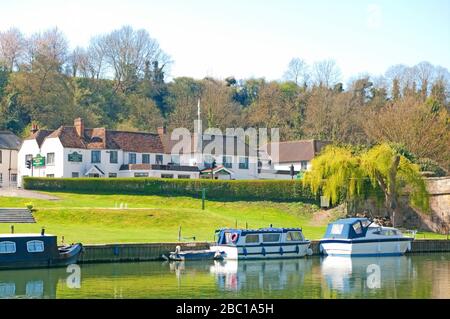 Shillingford, River Thames, Oxfordshire, Motor Boats, Stock Photo