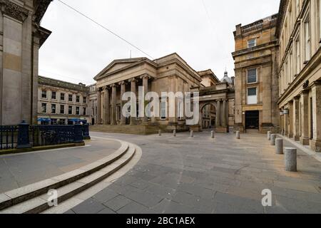 Glasgow, Scotland, UK. 1 April, 2020. Effects of Coronavirus lockdown on streets of Glasgow, Scotland. Royal Exchange Square is deserted. Stock Photo