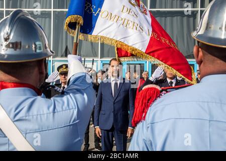 THE GUARD WITH THE FLAG, CHRISTOPHE CASTANER, MINISTER OF THE INTERIOR, FRENCH NATIONAL FIREFIGHTERS CONGRESS, VANNES, MORBIHAN Stock Photo