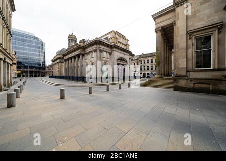 Glasgow, Scotland, UK. 1 April, 2020. Effects of Coronavirus lockdown on streets of Glasgow, Scotland. Royal Exchange Square is deserted. Stock Photo