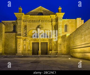 Facade of the Basilica cathedral of Santa María de la Encarnación, Santo Domingo, Republica Dominicana Stock Photo