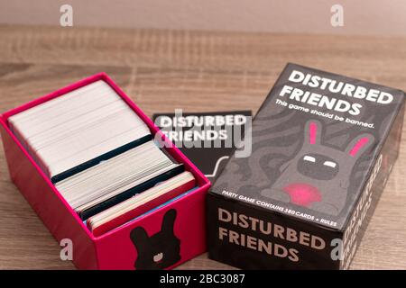 Pila di carte dalle carte contro l umanità card game Foto stock - Alamy