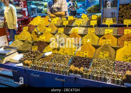 Spice market, Istanbul, Turkey Stock Photo