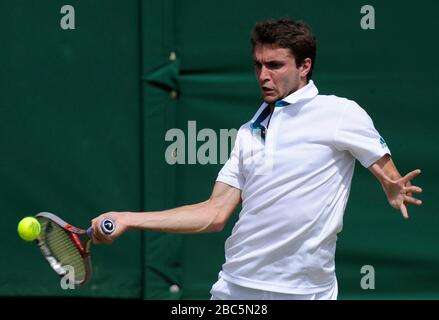 France's Gilles Simon in action against Belgium's Xavier Malisse Stock Photo