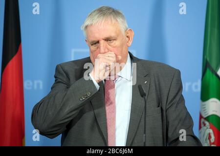 Duesseldorf, Germany. 03rd Apr, 2020. Karl-Josef Laumann (CDU), Minister of Health of North Rhine-Westphalia, speaks during a press conference. The state government will report on the current situation and the measures taken by the state government in the context of the corona pandemic as well as on cross-border cooperation with the Netherlands and Belgium. Credit: Federico Gambarini/dpa/Alamy Live News Stock Photo