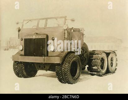 Snow military truck Breda 51 double-tire wheel, Italy 1940s Stock Photo