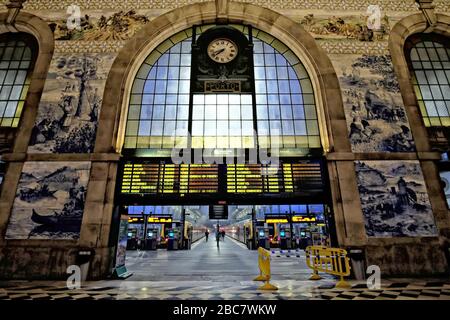 Interior view of the decorated hall of the Sao Bento Rail Station in Porto, Portugal Stock Photo