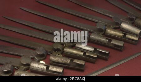 Split-Socket bayonets. Early socket bayonets which have the socket tube ...