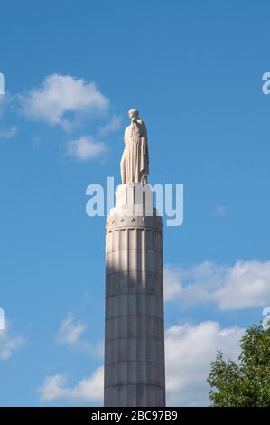 The famale figure of peace by Vincenzo Fiorito atop the World War One monument in Providence Rhode Island Stock Photo