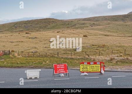 Pictured: A car park has been shut off on the A470 near Storey Arms in the Brecon Beacons, Wales, UK.  Re: Lay-bys and car parks in the Brecon Beacons Stock Photo