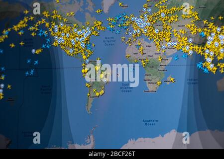 Sao Paulo, Sao Paulo, Brazil. 4th Apr, 2020. Screen of Flight Radar 24 application, which monitors global air traffic in real time. This Saturday morning (04), the application shows that there is almost no aircraft traffic in Sao Paulo, due to the quarantine against the new Coronavirus - Covid19. Credit: Paulo Lopes/ZUMA Wire/Alamy Live News Stock Photo