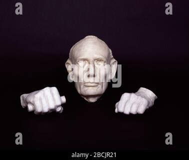 'English: Life mask and plaster hands of Abraham Lincoln, preserved at Ford's Theatre, Washington, D.C., where assassin John Wilkes Booth mortally wounded the president in 1865.; between 1980 and 2006; This image  is available from the United States Library of Congress's Prints and Photographs division under the digital ID highsm.15692.This tag does not indicate the copyright status of the attached work. A normal copyright tag is still required. See Commons:Licensing for more information.   العربية | беларуская (тарашкевіца) | čeština | Deutsch | English | español | فارسی | suomi | français |