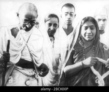 Sarojini Naidu with Mahatma Gandhi during Salt Satyagraha, Salt March ...