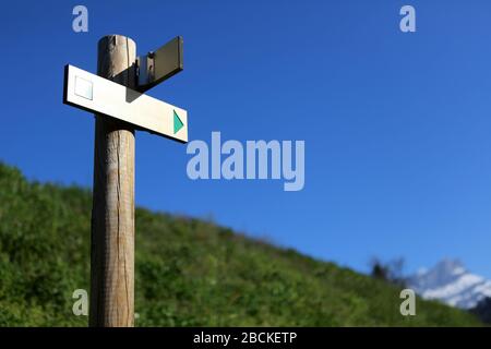 Panneau de randonnée. Sans inscription. Saint-Gervais-les-Bains. Haute-Savoie. France. Stock Photo
