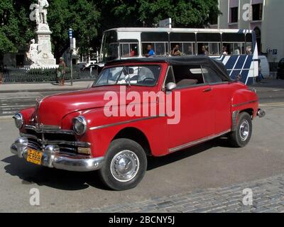 Cuba La Havane Voiture Cubaine And Bar Ernest Hemingway Photo Laurent Lairys Dppi Stock Photo Alamy