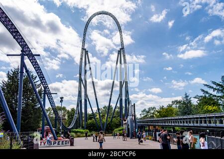 Stealth roller coaster ride, Thorpe Park Theme Park, Surrey, England ...